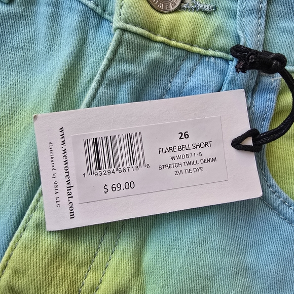 NWT Tie-Dye Blue and Green Women's Shorts - Picture 3 of 9